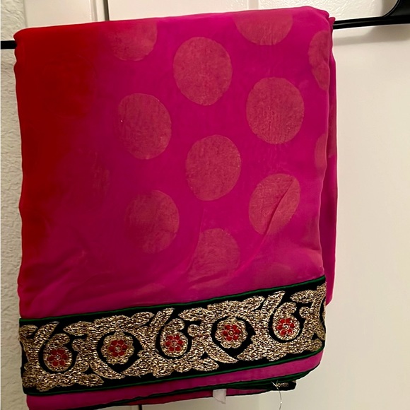 Indian Saree With Stitched Blouse - Picture 1 of 4